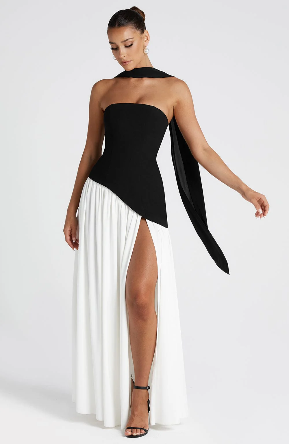 Robe de soirée maxi - sans bretelles - taille asymétrique - Image 16